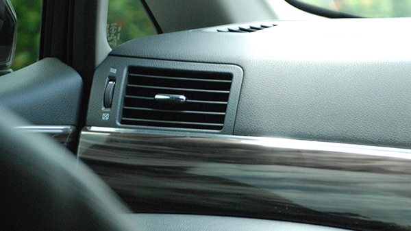 4 TANDA AC MOBIL MENGALAMI KERUSAKAN