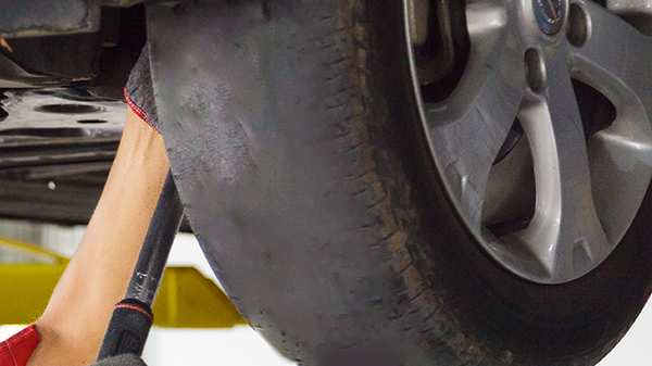 Hindari Hal Ini Jika Tak Ingin Ban Mobil Gundul