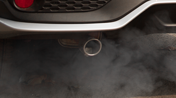 Apa Penyebab Knalpot Berasap Putih dan Tebal?